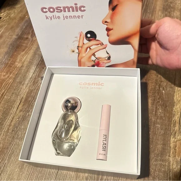 Cosmic Kylie Jenner 2 Pc Gift Set Eau de Parfum 1 oz & Kylash Mascara 0.16 oz - Picture 9 of 10
